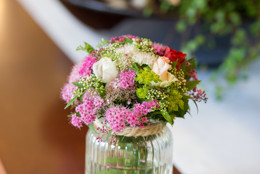 Kontakt Blumenstrauß in der Vase